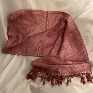 Pink jacquard scarf